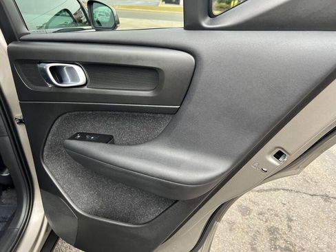 Used 2022 Volvo XC40 T5 R-Design w/ Advanced Package image 26