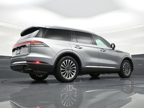 Used 2023 Lincoln Aviator Reserve image 30