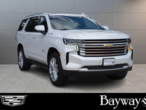 Used 2022 Chevrolet Tahoe High Country RWD image 3