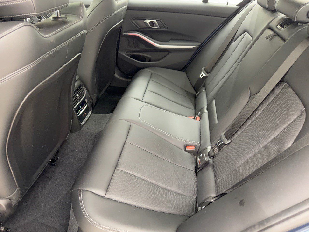Certified 2025 BMW 330i Sedan RWD image 25