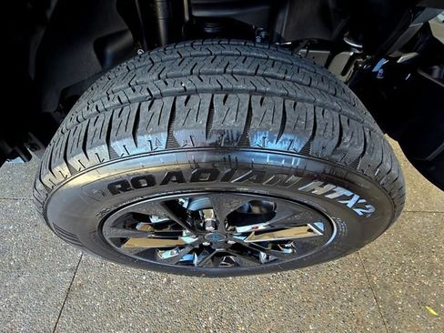 Used 2025 Jeep Wrangler Unlimited Sahara w/ Safety Group image 31