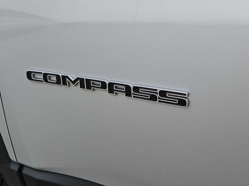 Used 2025 Jeep Compass Limited AWD/4WD image 11