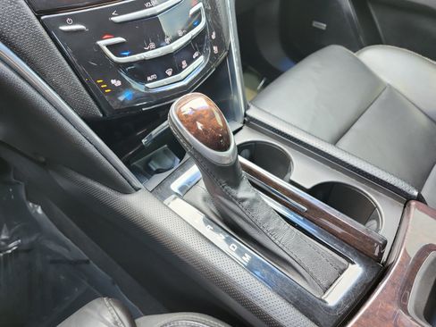 Used 2015 Cadillac XTS Luxury FWD image 22