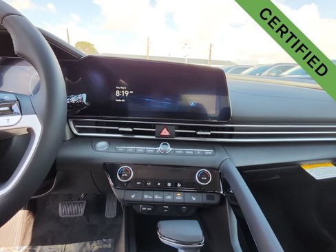 Used 2025 Hyundai Elantra SEL FWD image 20