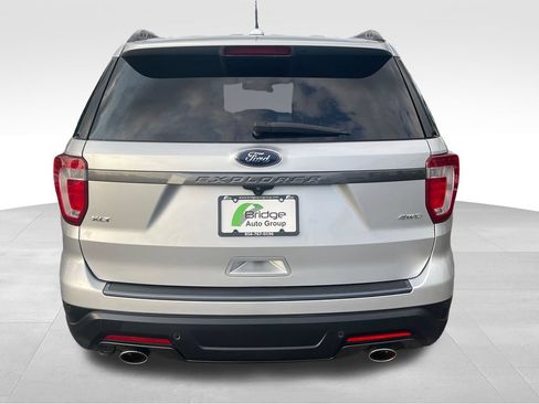 Used 2018 Ford Explorer XLT w/ Equipment Group 202A AWD/4WD image 7