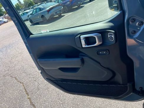 Used 2024 Jeep Wrangler Unlimited AWD/4WD image 17