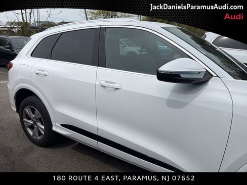 Used 2025 Audi Q5 Premium w/ Convenience Package AWD/4WD image 3