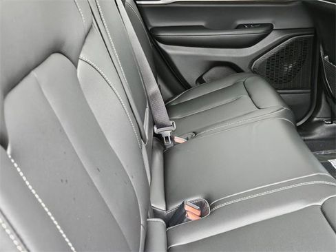 New 2025 Jeep Grand Cherokee Limited w/ Black Appearance Package image 24