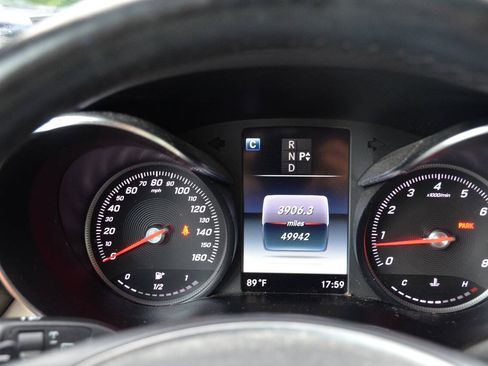 Used 2018 Mercedes-Benz GLC 300 4MATIC image 17