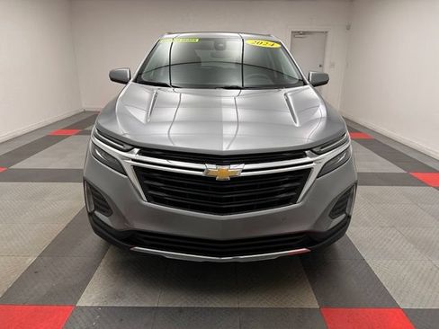 Used 2024 Chevrolet Equinox LT FWD image 2