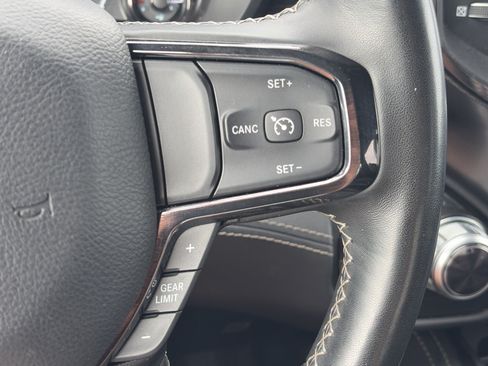 Used 2022 RAM 1500 Limited w/ Body Color Bumper Group AWD/4WD image 18
