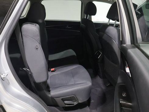 Used 2018 Kia Sorento LX AWD/4WD image 21
