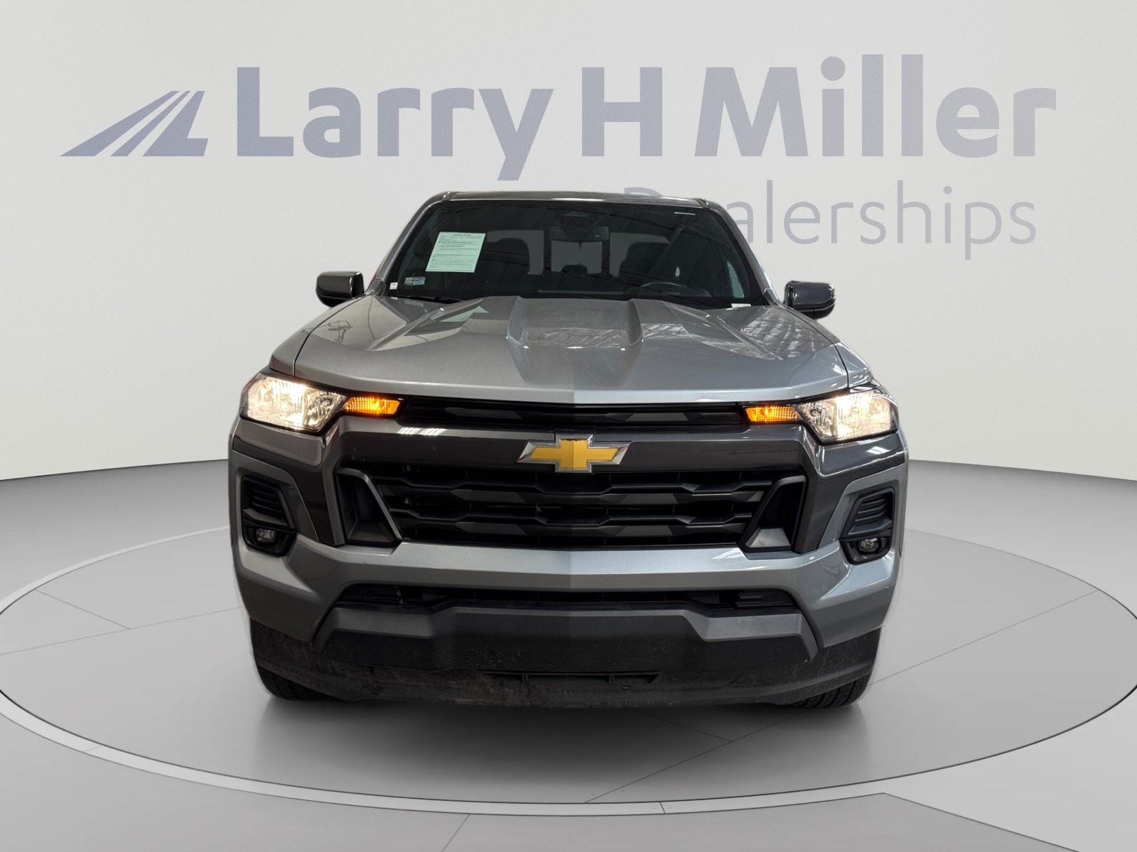 Used 2024 Chevrolet Colorado LT w/ LT Convenience Package II RWD image 8