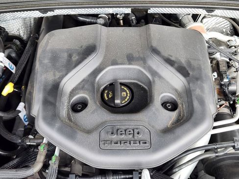 Used 2023 Jeep Grand Cherokee Overland AWD/4WD image 16