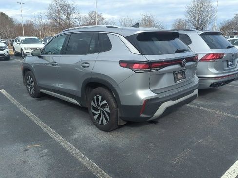 Used 2025 Volkswagen Tiguan S image 12