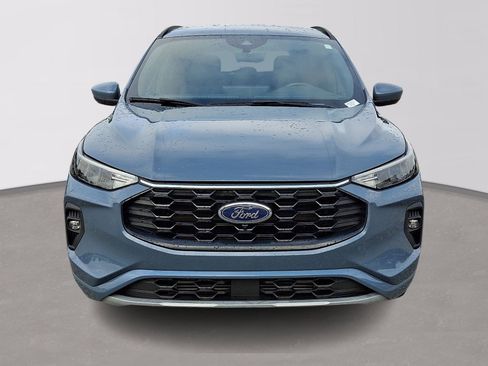 Certified 2023 Ford Escape ST-Line Select w/ Tech Pack #2 AWD/4WD image 2