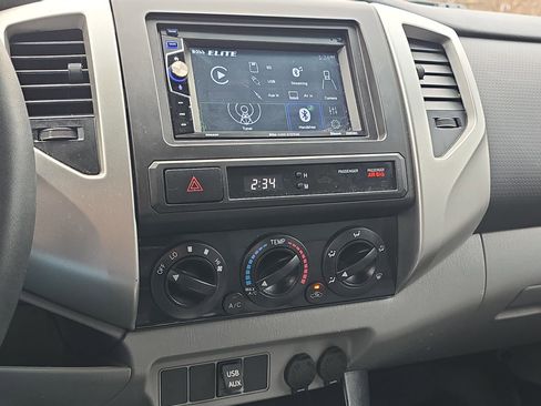 Used 2013 Toyota Tacoma PreRunner image 15