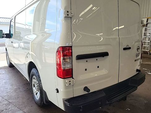 Used 2021 Nissan NV 2500 SV image 2