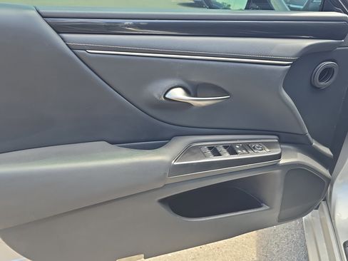Used 2021 Lexus ES 350 w/ Accessory Package 2 FWD image 17