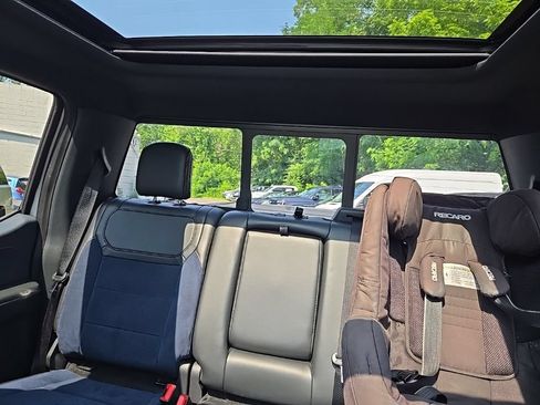 Certified 2022 Ford F150 Raptor w/ Raptor 37 Performance Package AWD/4WD image 26