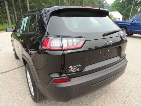 Used 2019 Jeep Cherokee 4WD Latitude w/ Cold Weather Group image 7