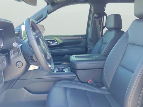 Used 2024 Chevrolet Tahoe Z71 w/ Luxury Package AWD/4WD image 9