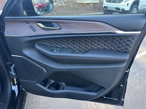 New 2025 Jeep Grand Cherokee Summit w/ Luxury Tech Group V image 14