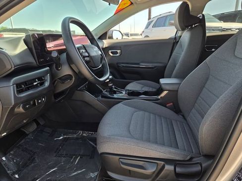 Used 2025 Kia K4 EX FWD image 4