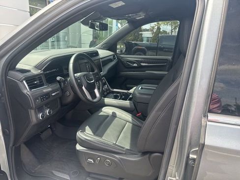 Used 2023 GMC Yukon Denali image 13