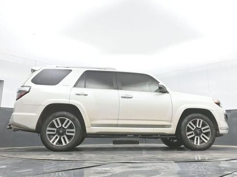 Used 2018 Toyota 4Runner Limited AWD/4WD image 34