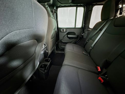 Used 2021 Jeep Wrangler Unlimited Sport image 24