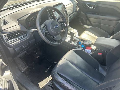 Used 2025 Subaru Forester Touring w/ Popular Package - Touring AWD/4WD image 5