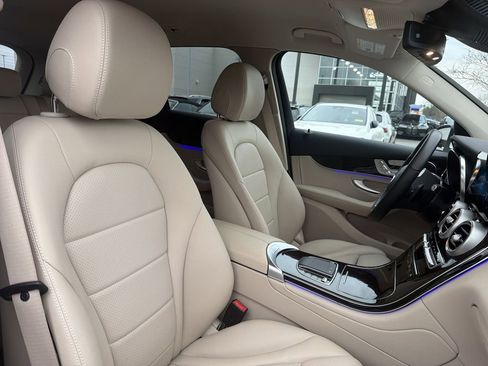 Used 2022 Mercedes-Benz GLC 300 4MATIC image 19