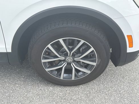 Used 2019 Volkswagen Tiguan SE image 12