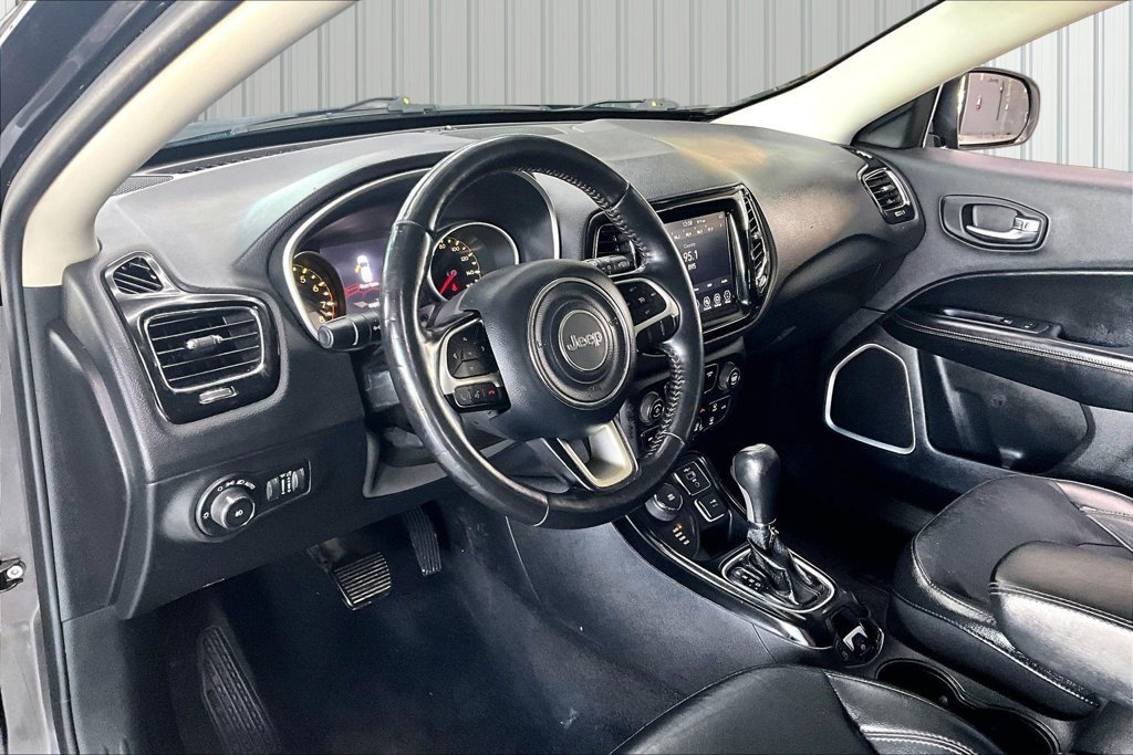 Used 2019 Jeep Compass Limited AWD/4WD image 16