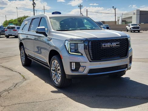 Used 2023 GMC Yukon XL Denali Ultimate w/ LPO, Floor Liner Package AWD/4WD image 6