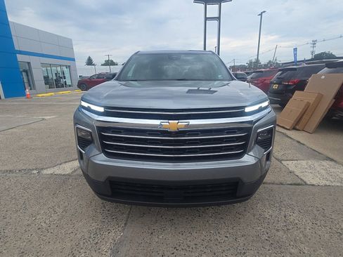 New 2026 Chevrolet Traverse LT w/ Driver Confidence Package AWD/4WD image 4