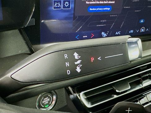 New 2026 Chevrolet Traverse LT image 17