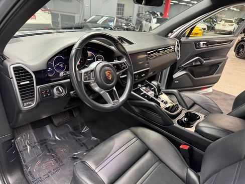 Used 2020 Porsche Cayenne AWD/4WD image 35