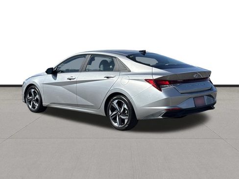 Used 2023 Hyundai Elantra SEL w/ Convenience Package FWD image 7