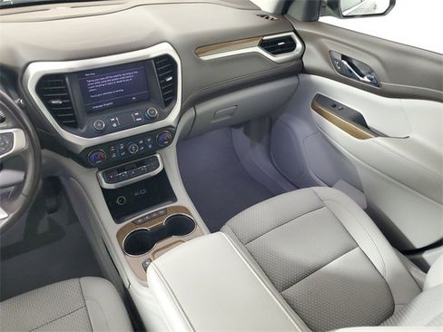 Used 2020 GMC Acadia SLE w/ Driver Convenience Package image 17