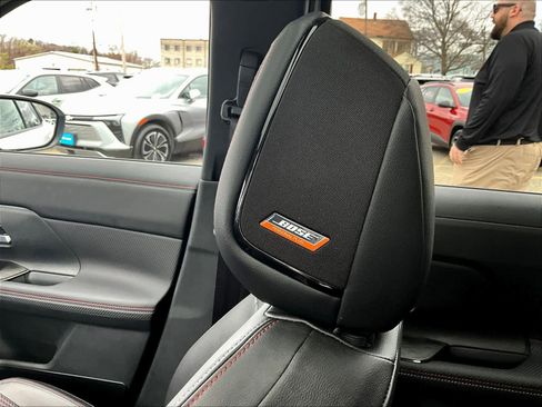 Used 2025 Nissan Kicks SR w/ SR Premium Package image 27