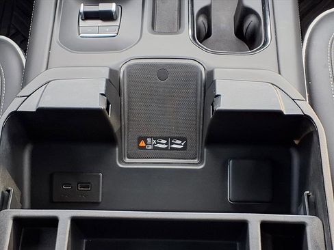 Used 2023 GMC Sierra 1500 AT4X w/ AT4X AEV Edition image 17