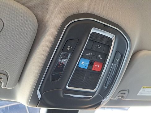 Used 2022 Jeep Wagoneer Series III AWD/4WD image 36