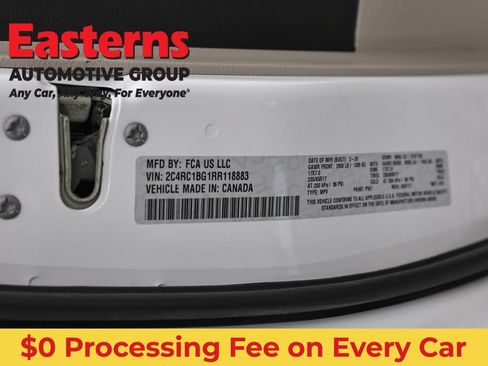 Used 2024 Chrysler Pacifica Touring-L FWD image 37