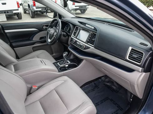 Used 2017 Toyota Highlander XLE FWD image 15