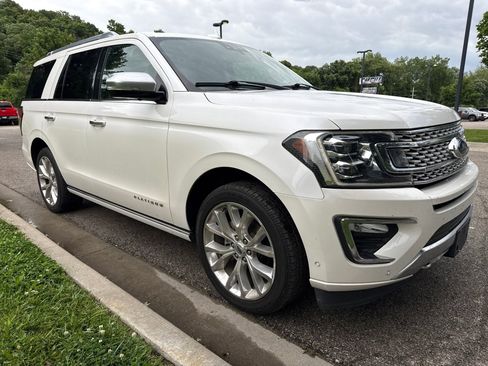 Used 2018 Ford Expedition Platinum AWD/4WD image 3
