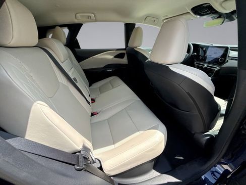 Used 2024 Lexus RX 350 FWD w/ Technology Package image 17