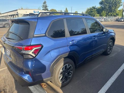 Used 2026 Subaru Forester Premium AWD/4WD image 3