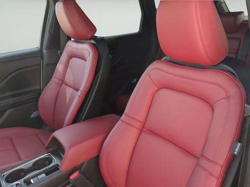 New 2026 Lincoln Corsair Reserve w/ Jet Appearance Package FWD image 10